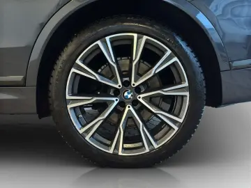 BMW X7 xDrive40d SportsA M Sport Navi.Laser.Standhz