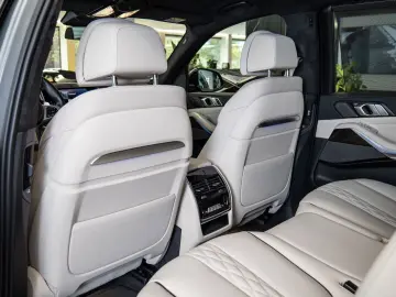 BMW X7 xDrive 40d Msport Exclusive Skylounge Massage