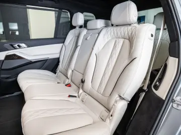BMW X7 xDrive 40d Msport Exclusive Skylounge Massage