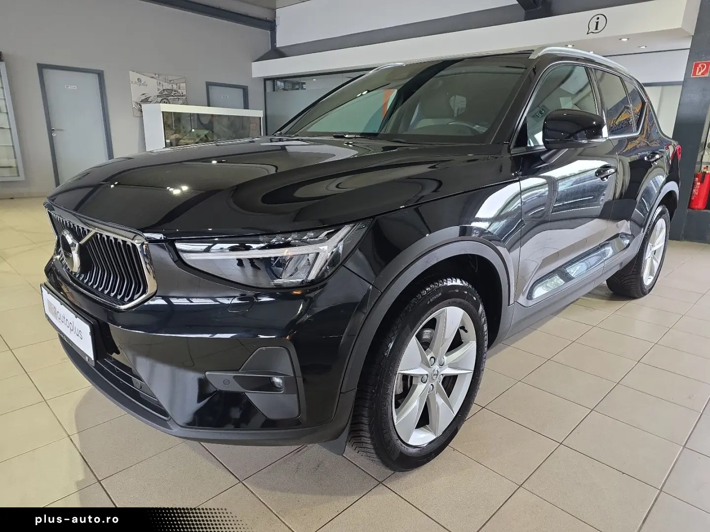 VOLVO XC40 T2 Core ACC BLIS Kamera LED WinterPaket