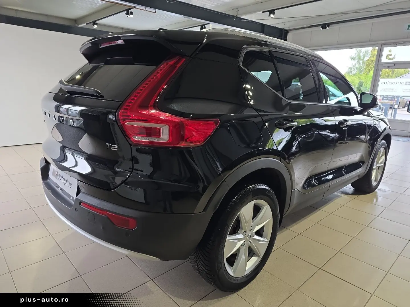 VOLVO XC40 T2 Core ACC BLIS Kamera LED WinterPaket