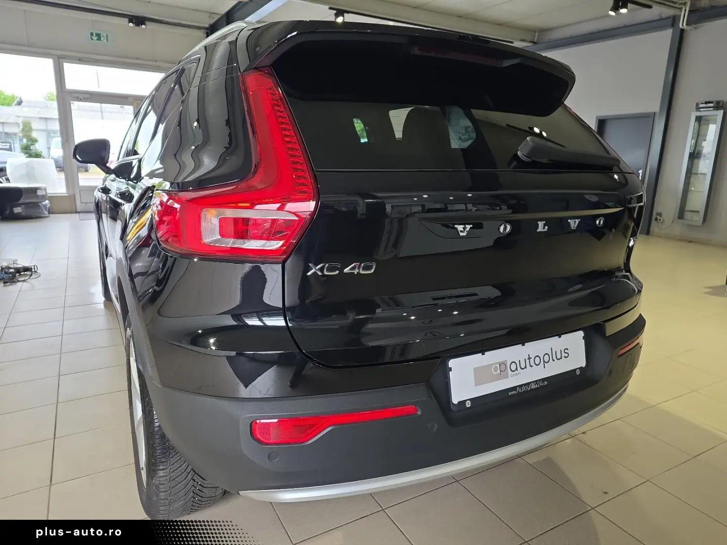 VOLVO XC40 T2 Core ACC BLIS Kamera LED WinterPaket