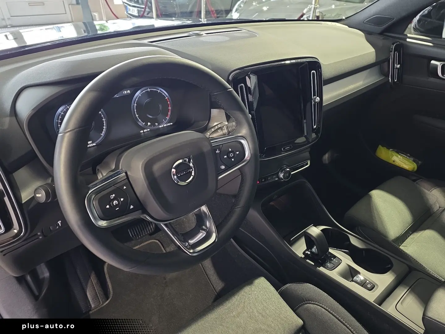 VOLVO XC40 T2 Core ACC BLIS Kamera LED WinterPaket