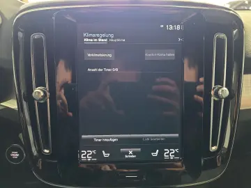 VOLVO XC40 T2 Core ACC BLIS Kamera LED WinterPaket