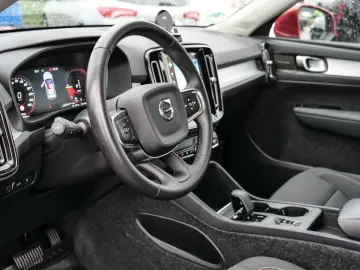 VOLVO XC40 Inscription Expression Recharge Plug-In Hyb