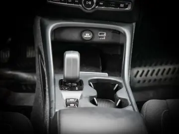 VOLVO XC40 Inscription Expression Recharge Plug-In Hyb