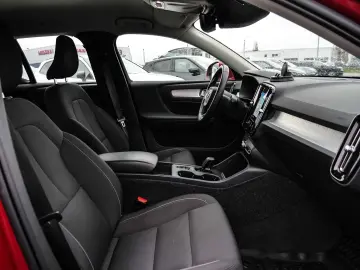 VOLVO XC40 Inscription Expression Recharge Plug-In Hyb