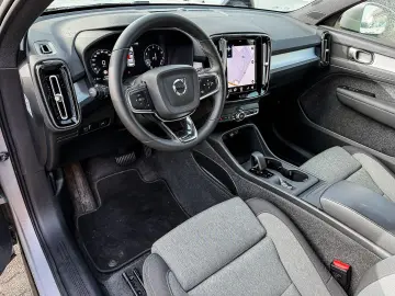 VOLVO XC40 Core 2WD Navi Digitales Cockpit Soundsystem