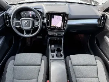 VOLVO XC40 Core 2WD Navi Digitales Cockpit Soundsystem