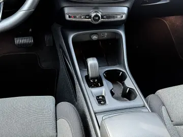 VOLVO XC40 Core 2WD Navi Digitales Cockpit Soundsystem
