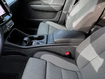 VOLVO XC40 Core 2WD Navi Digitales Cockpit Soundsystem