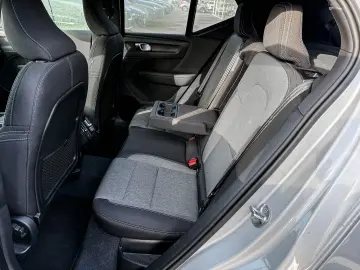 VOLVO XC40 Core 2WD Navi Digitales Cockpit Soundsystem