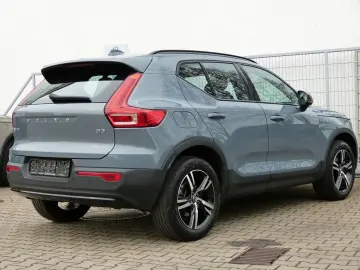 VOLVO XC40 B3 Plus Dark ACC BLIS AHK
