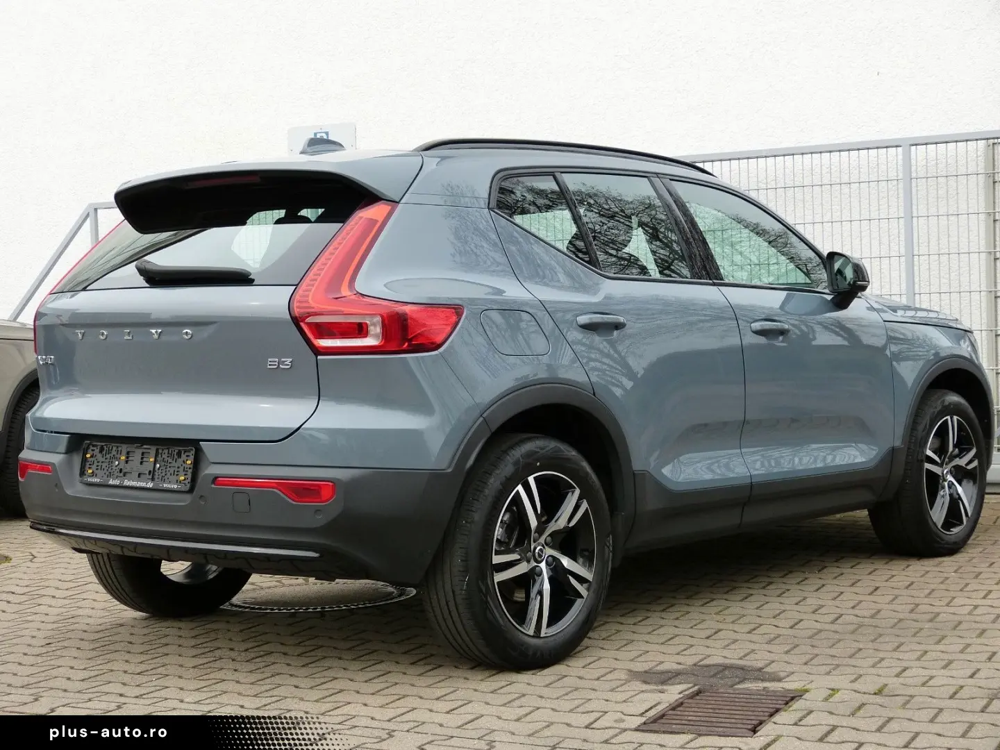 VOLVO XC40 B3 Plus Dark ACC BLIS AHK