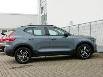 VOLVO XC40 B3 Plus Dark ACC BLIS AHK