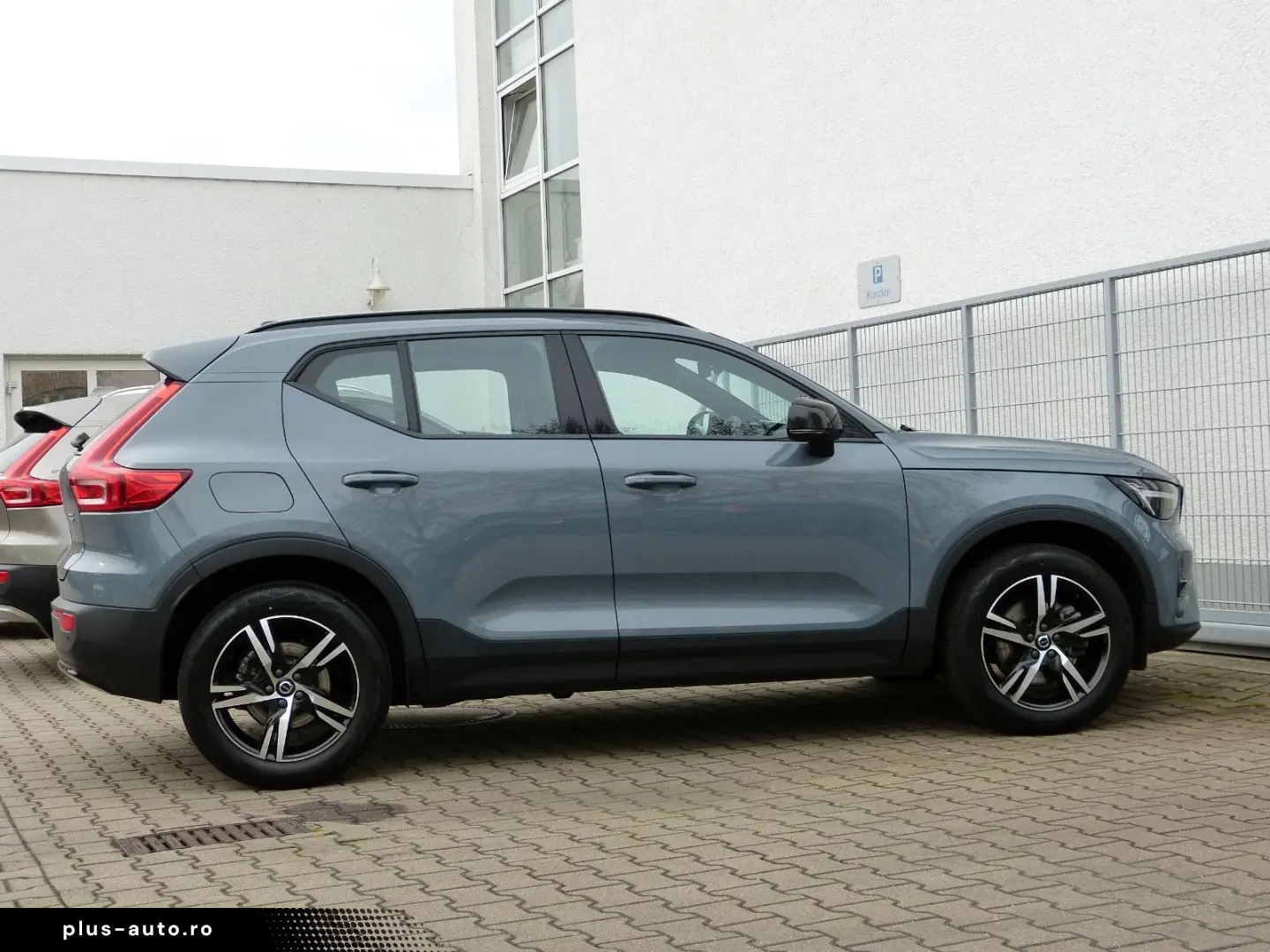 VOLVO XC40 B3 Plus Dark ACC BLIS AHK