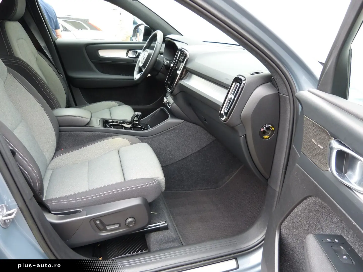 VOLVO XC40 B3 Plus Dark ACC BLIS AHK