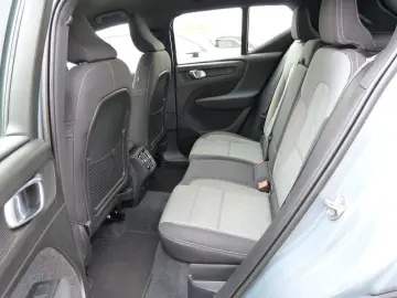 VOLVO XC40 B3 Plus Dark ACC BLIS AHK