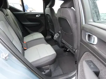VOLVO XC40 B3 Plus Dark ACC BLIS AHK