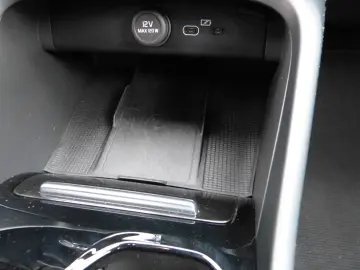 VOLVO XC40 B3 Plus Dark ACC BLIS AHK