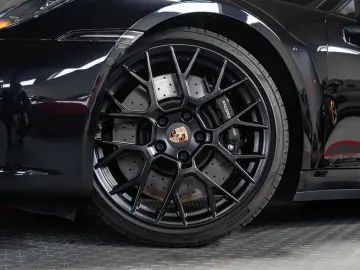 PORSCHE 911 Carrera 4 GTS BOSE LIFT CHRONO PPF APPROVED