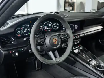 PORSCHE 911 Carrera 4 GTS BOSE LIFT CHRONO PPF APPROVED