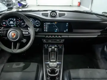 PORSCHE 911 Carrera 4 GTS BOSE LIFT CHRONO PPF APPROVED