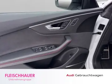 AUDI RSQ8 AHK schwenk TopView Headup Matrix Pano Spor