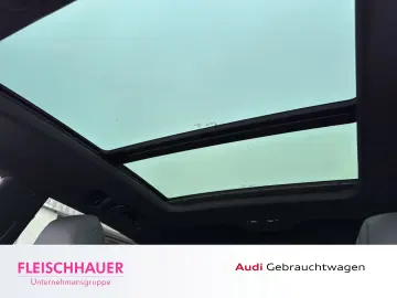 AUDI RSQ8 AHK schwenk TopView Headup Matrix Pano Spor