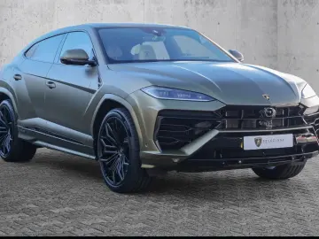 Lamborghini Urus SE   AdPersonam I Carbon