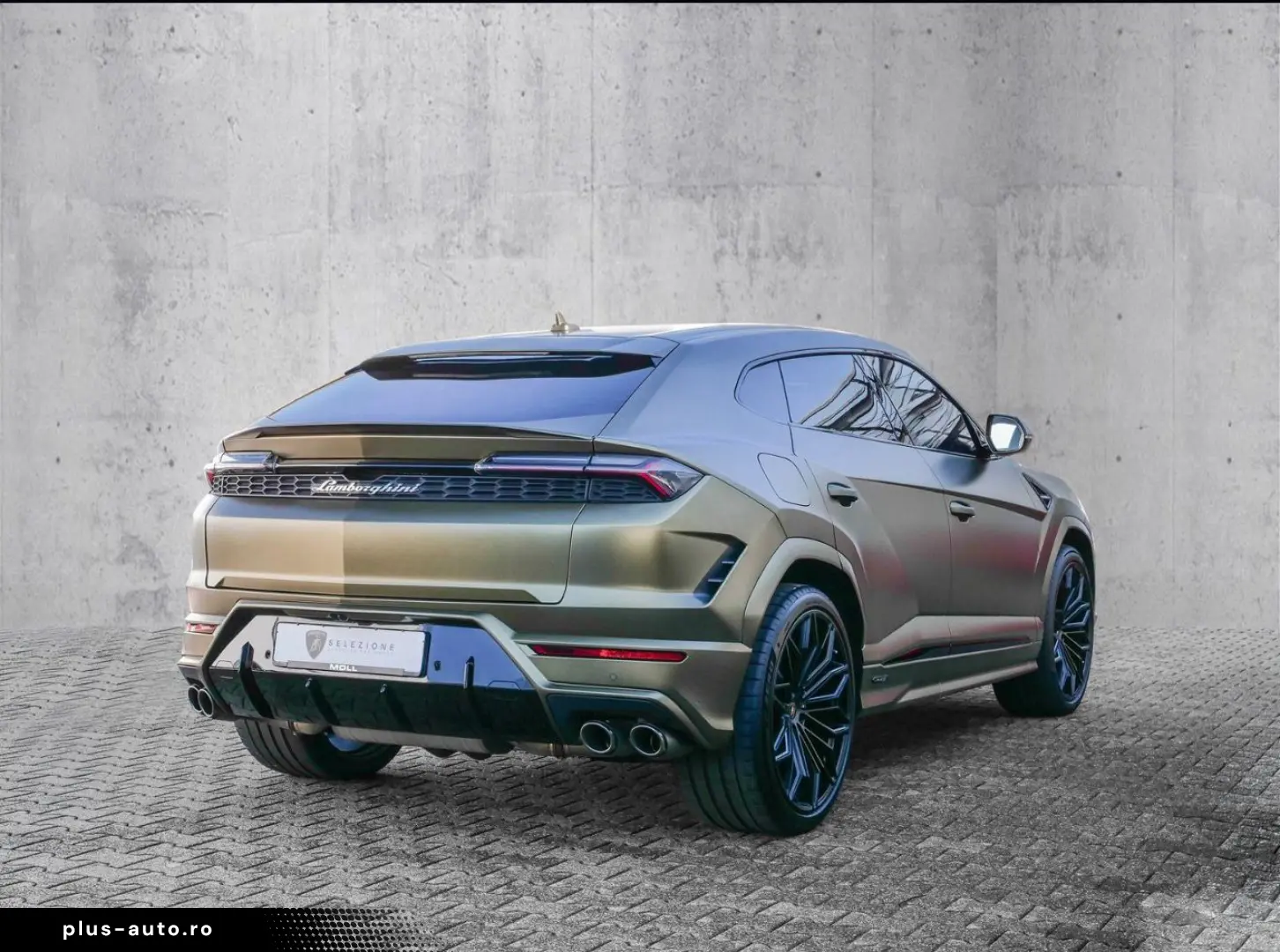 Lamborghini Urus SE   AdPersonam I Carbon