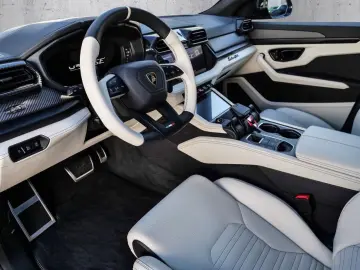 Lamborghini Urus SE   AdPersonam I Carbon