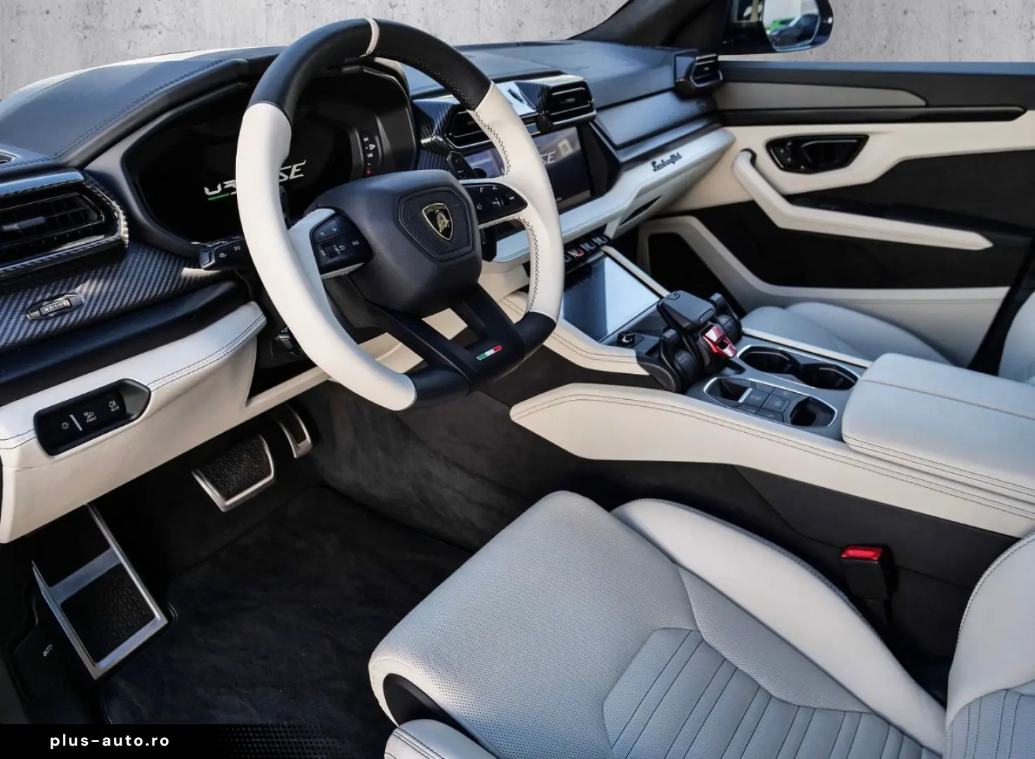 Lamborghini Urus SE   AdPersonam I Carbon