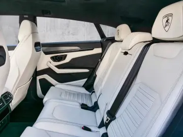 Lamborghini Urus SE   AdPersonam I Carbon