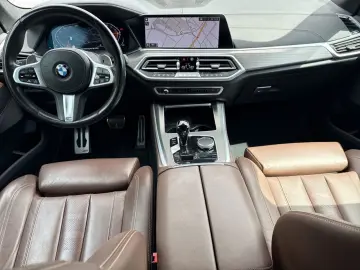 BMW X5 xDr30d MSp SoftClose AuxHeat DAProf Sunroof Keyless