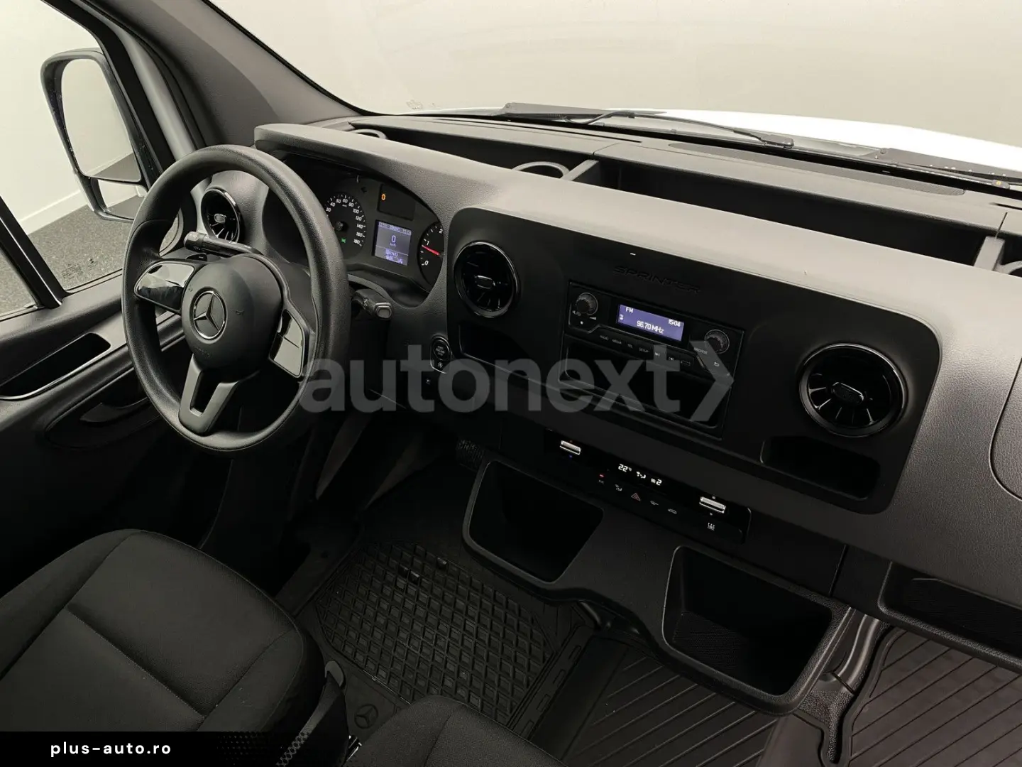MERCEDES-BENZ Sprinter 315 DoKa Autom   AHK 2 8t   7-SITZE