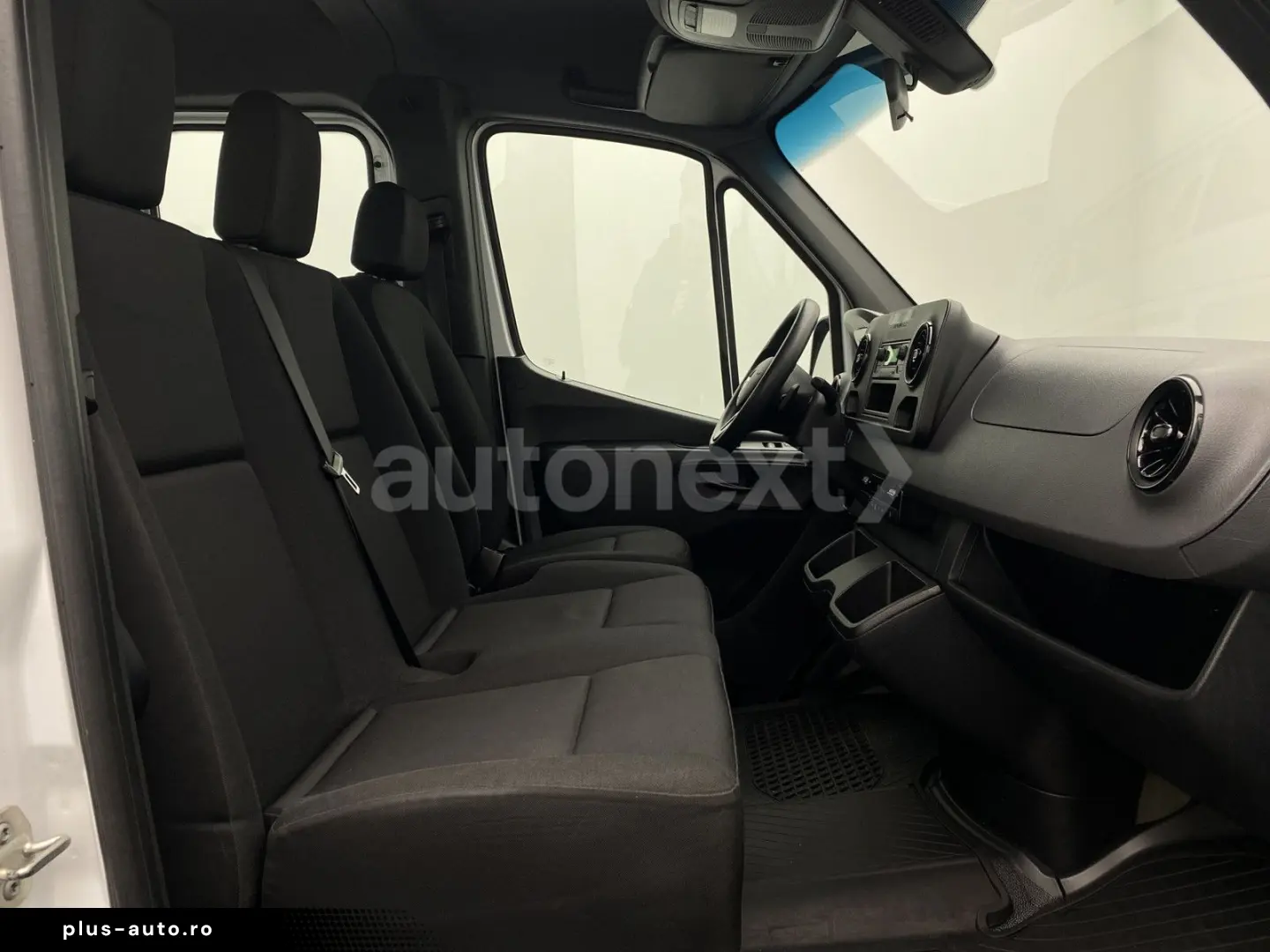 MERCEDES-BENZ Sprinter 315 DoKa Autom   AHK 2 8t   7-SITZE