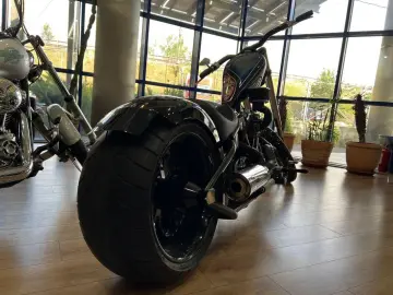 Harley-Davidson Dyna Wide Glide Custom