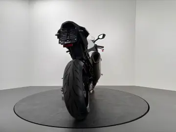 BMW S 1000 RR  CARBONRÄDER  M-PAKET  REIFEN NEU