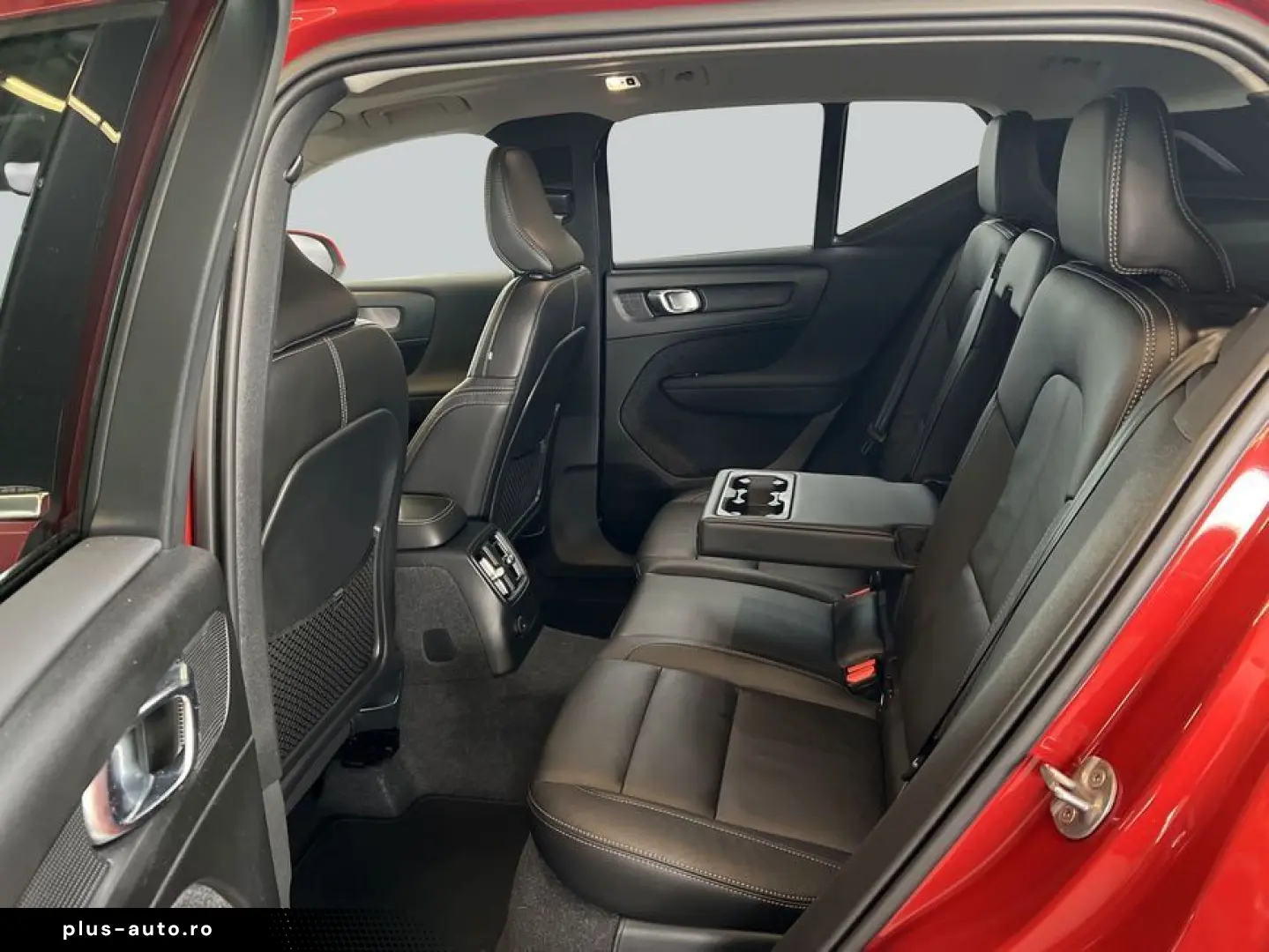 VOLVO XC40 T4 Recharge Ultimate-Bright DKG ACC BLIS 36