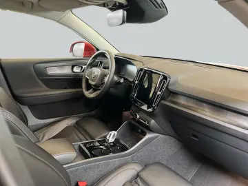 VOLVO XC40 T4 Recharge Ultimate-Bright DKG ACC BLIS 36