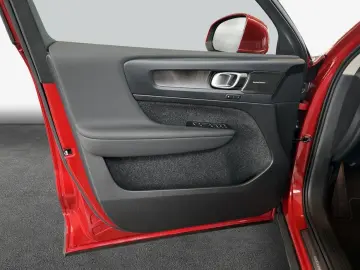 VOLVO XC40 T4 Recharge Ultimate-Bright DKG ACC BLIS 36