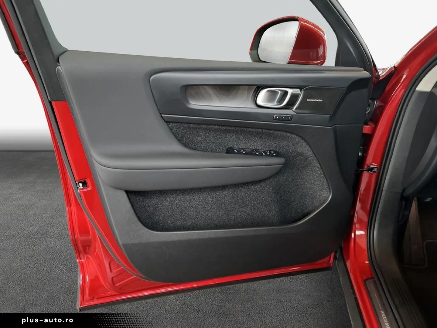 VOLVO XC40 T4 Recharge Ultimate-Bright DKG ACC BLIS 36