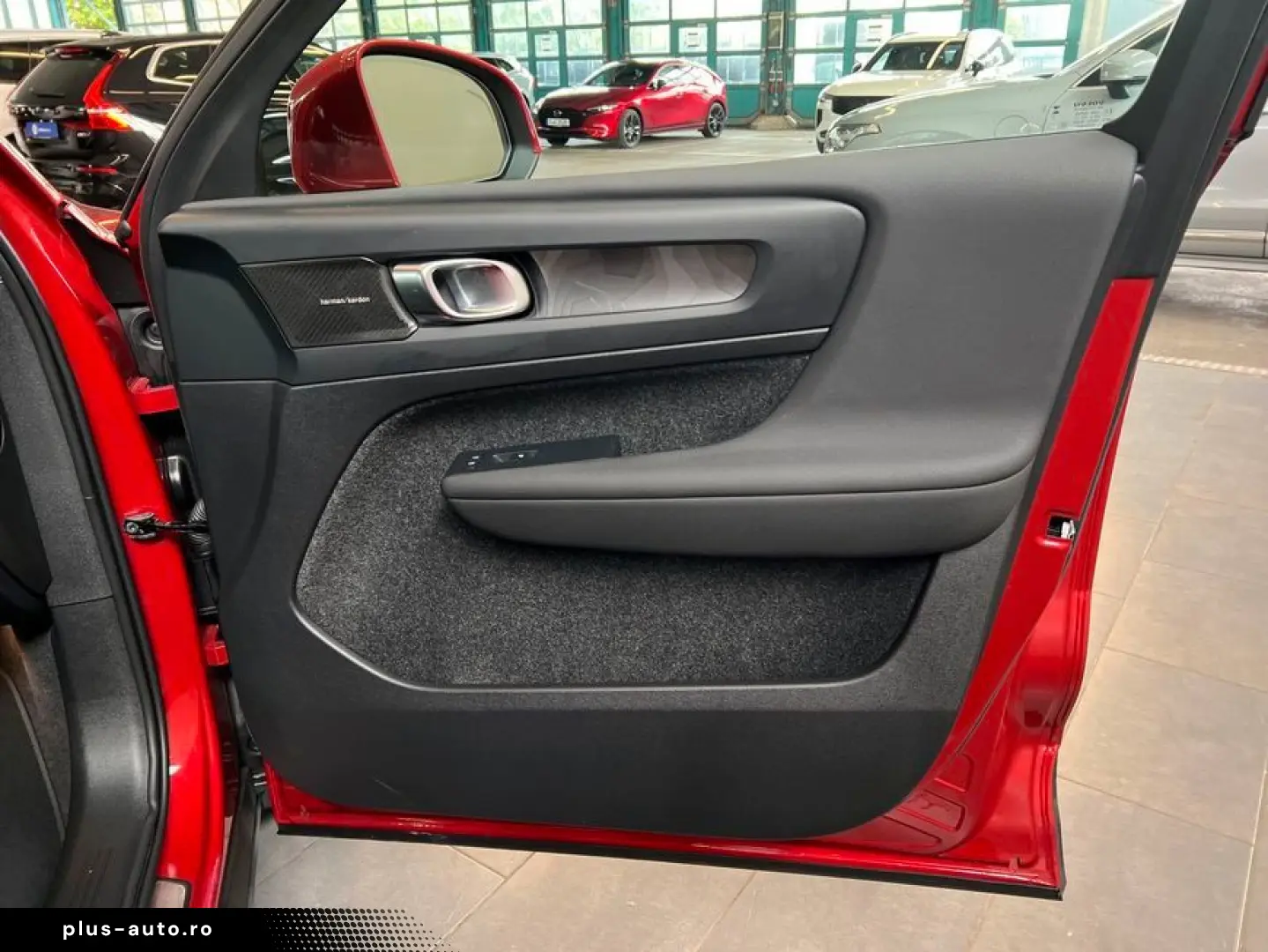 VOLVO XC40 T4 Recharge Ultimate-Bright DKG ACC BLIS 36