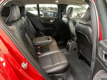 VOLVO XC40 T4 Recharge Ultimate-Bright DKG ACC BLIS 36