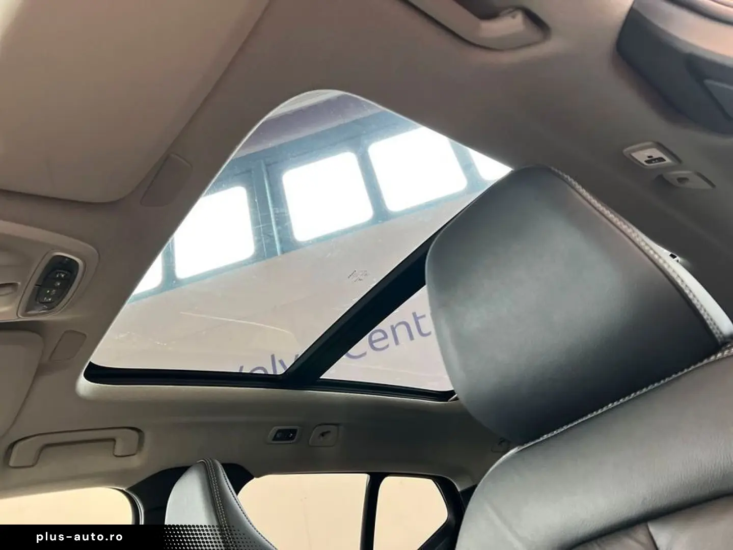 VOLVO XC40 T4 Recharge Ultimate-Bright DKG ACC BLIS 36