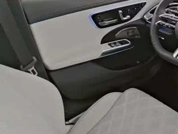 Mercedes-Benz E 400 e 4M AMG SUPERSCREEN-AIRMATIC