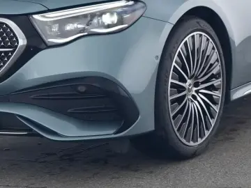 Mercedes-Benz E 400 e 4M AMG SUPERSCREEN-AIRMATIC