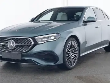 Mercedes-Benz E 400 e 4M AMG SUPERSCREEN-AIRMATIC
