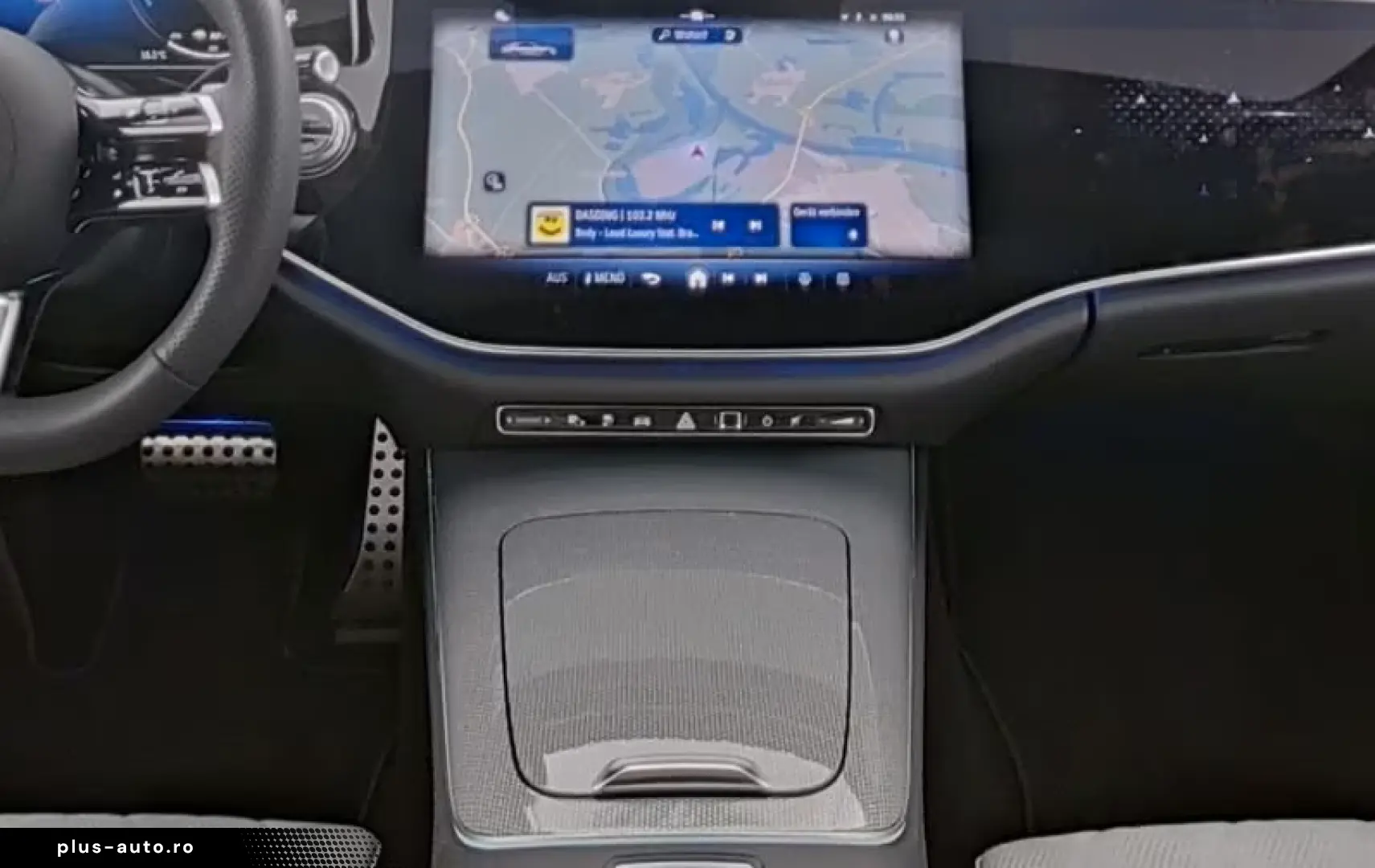 Mercedes-Benz E 400 e 4M AMG SUPERSCREEN-AIRMATIC